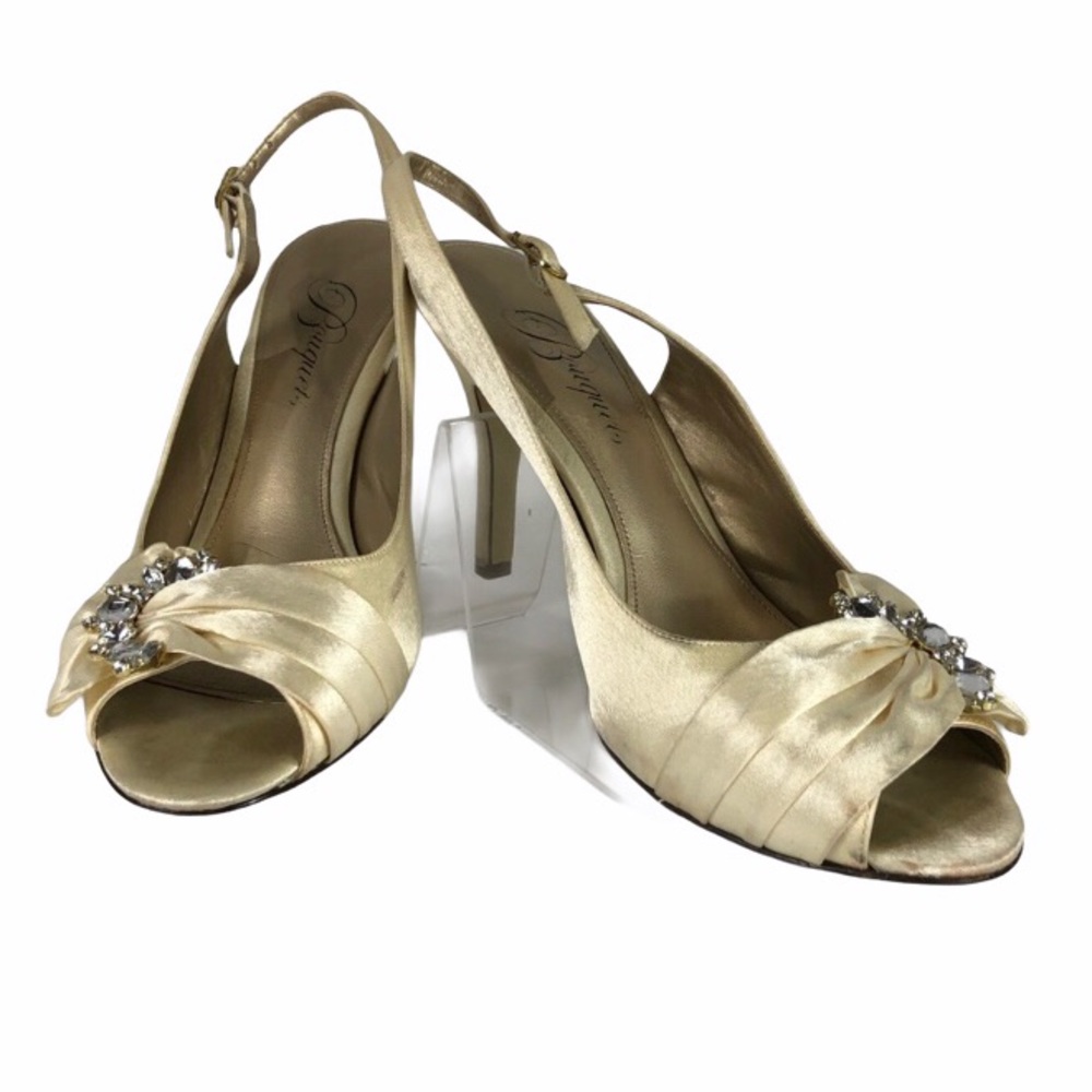 Bouquets Women’s Heels Size 8M Color Ivory Royal
